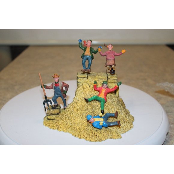 Lemax Village - Haystack Holiday - Picture 2 of 5